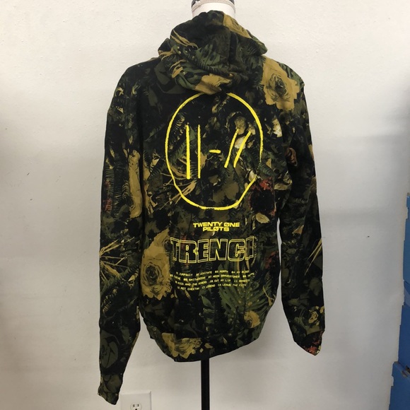 Twenty One Pilots Camoflage TRENCH Concert Hoodie Size XL Camo - Picture 4 of 4